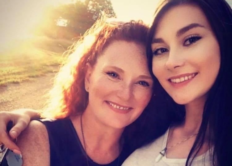 mother and family breast cancer diagnosis