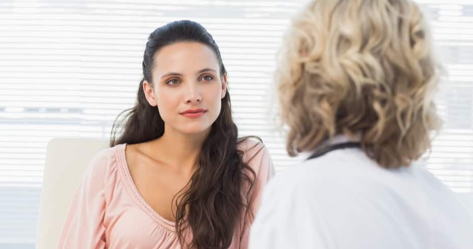 paciente hablando con el médico